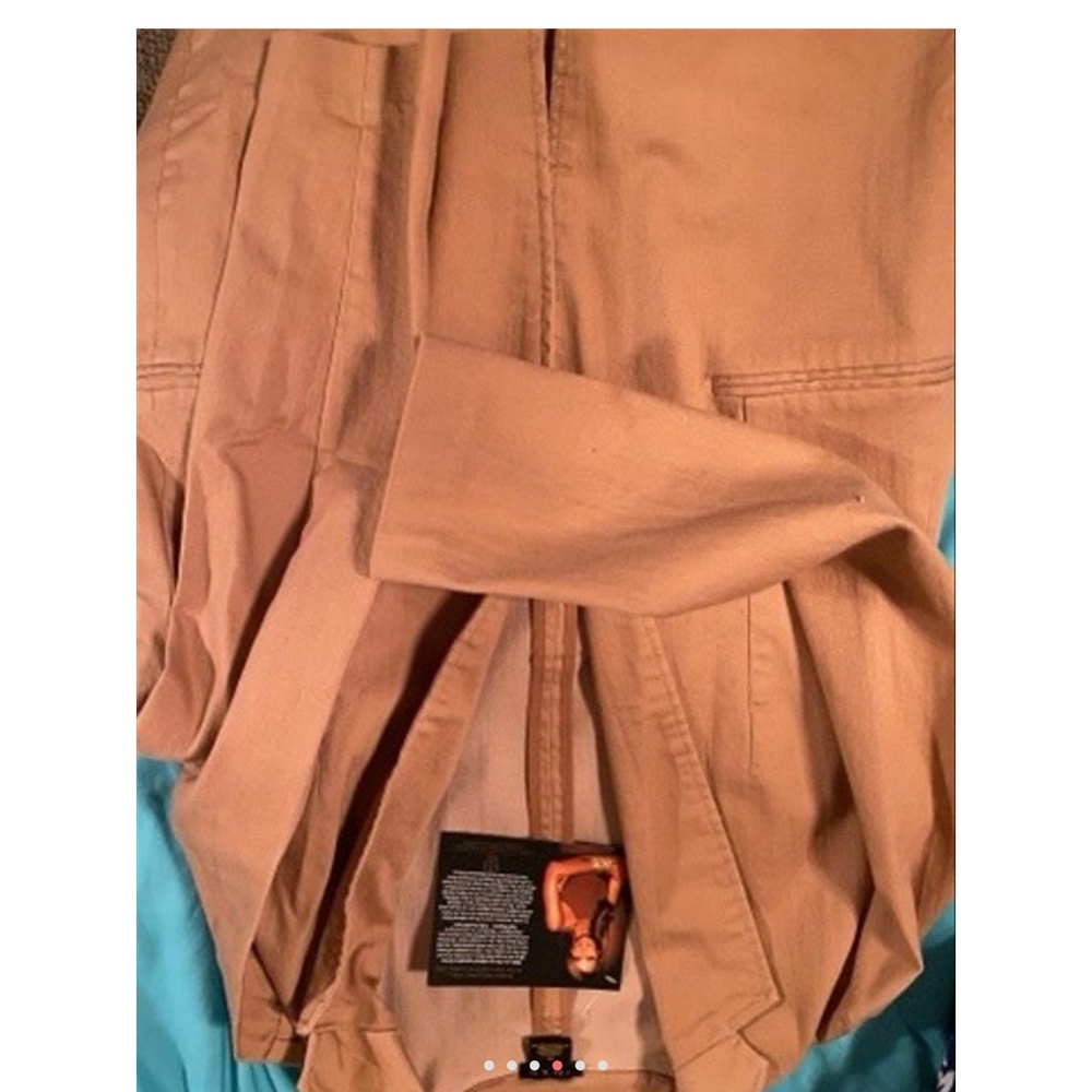 Blazer - Picture 4 of 6